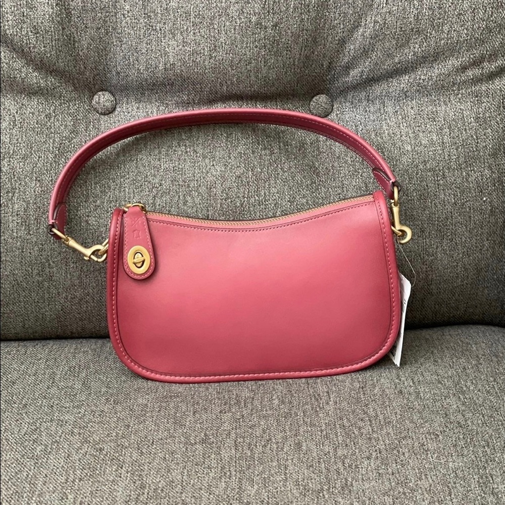 Coach swinger 23 New with Tag